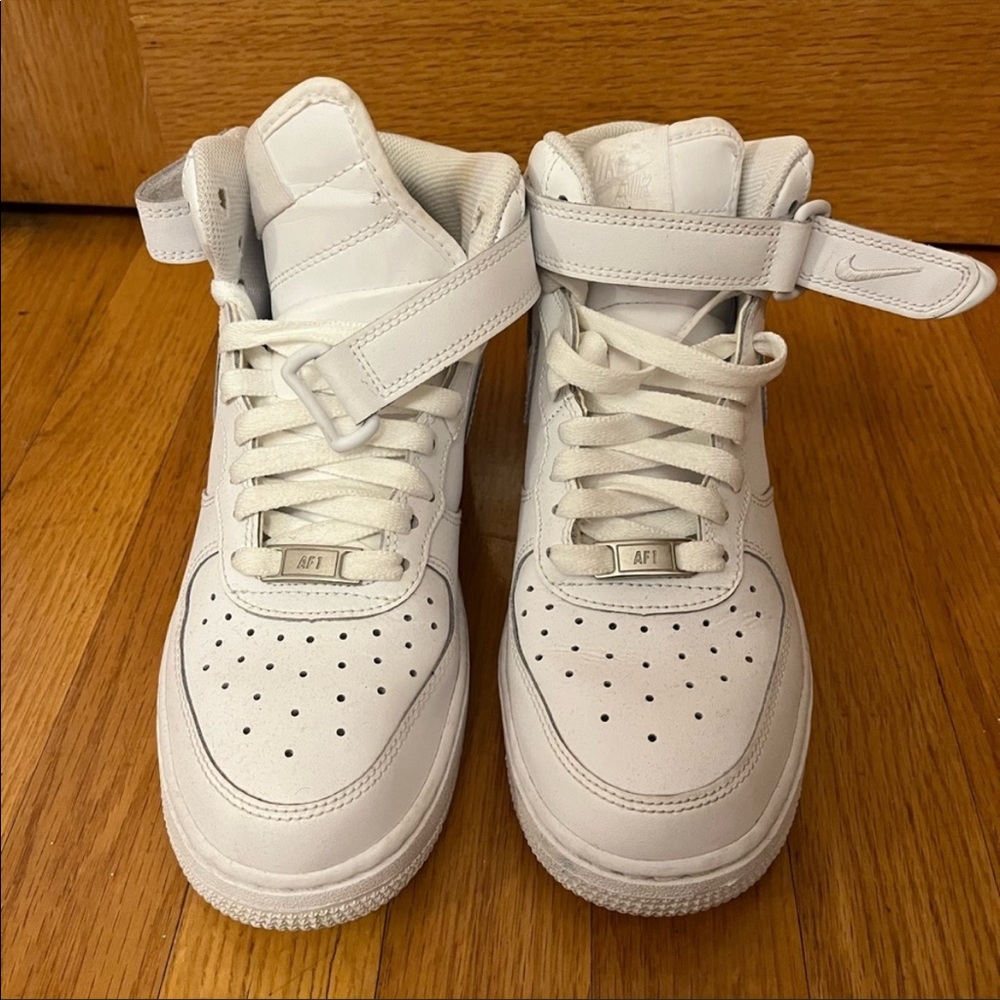 Nike High top Air Force 1s